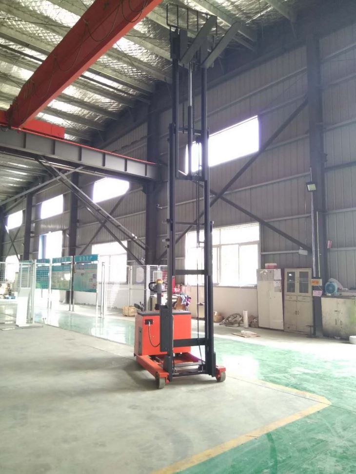Reach Truck