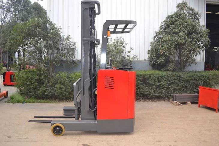 Electric Reach Truck(48V) Move Up And Down Of Telescoping Forks