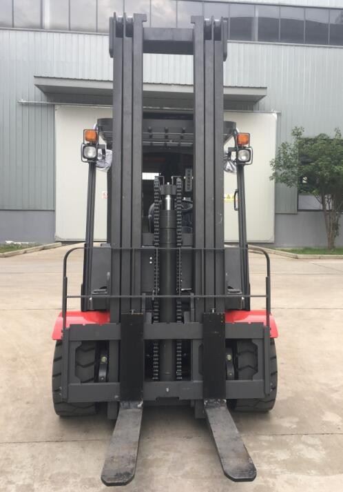 Chariot élévateur à contrepoids électrique à hauteur de levage de mât standard