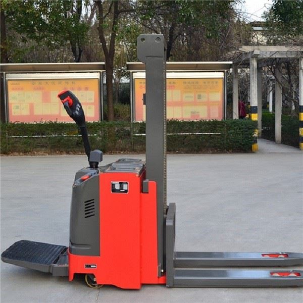 Chariot élévateur gerbeur entièrement électrique à palette automatique de 1,5 tonne
