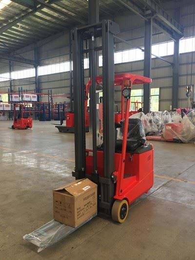 Electric Three-pivot Counterbalanced Forklift  Battery Powered Lifter With Forklift Battery