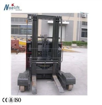 Chariot à mât rétractable à quatre voies