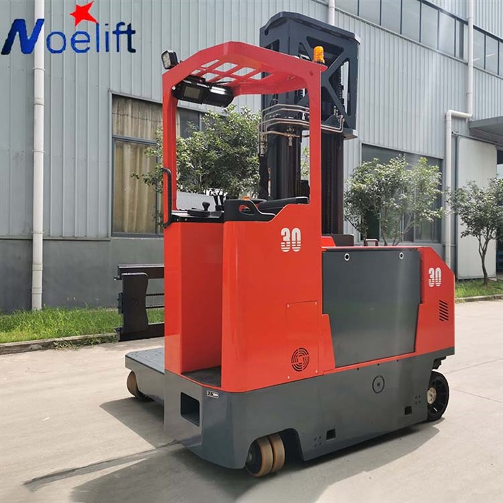 4 Way Electric Reach Truck